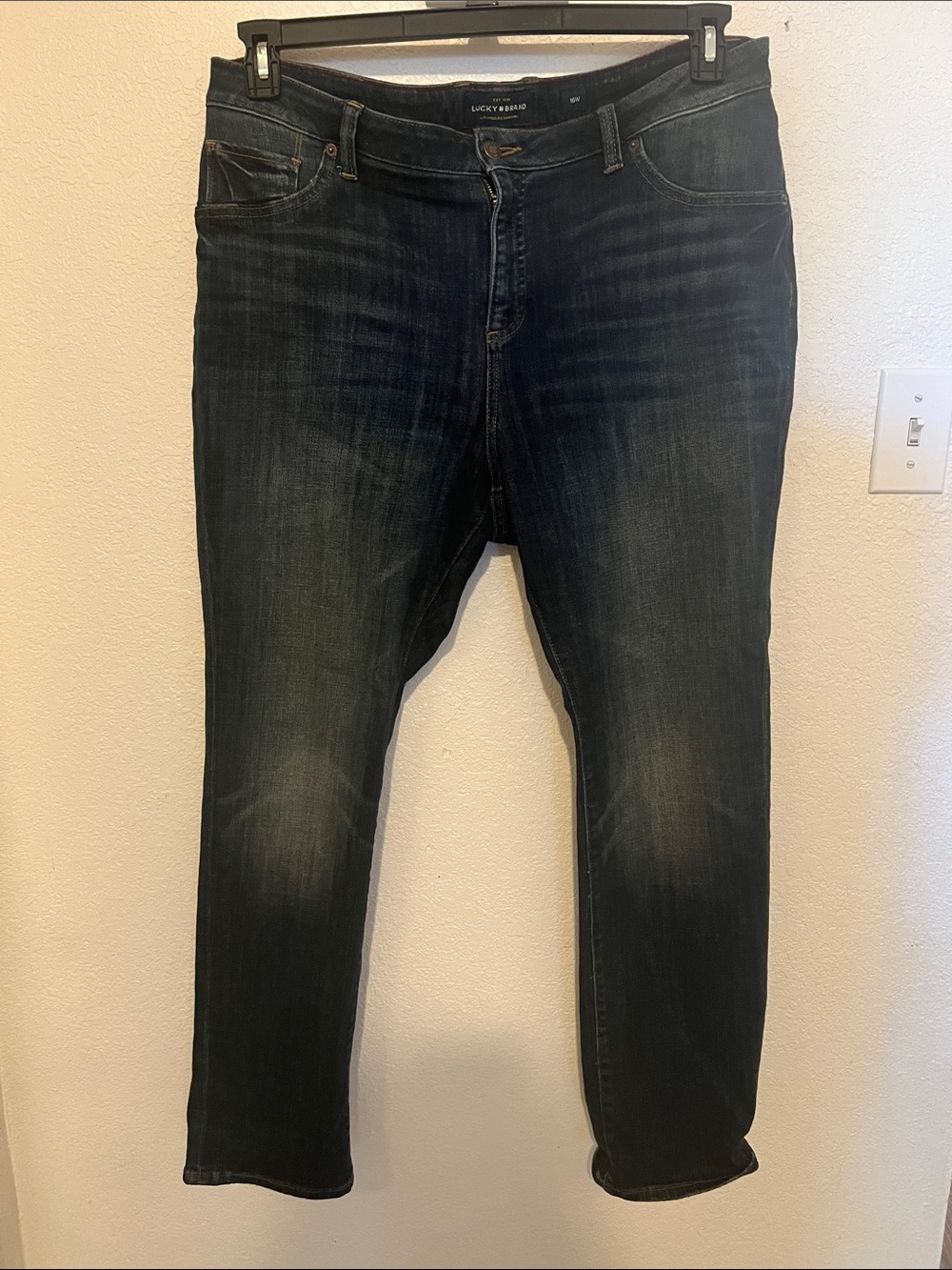 Lucky Brand women’s Straight Dark Indigo Jeans